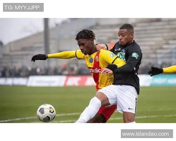 周日035法甲昂热对朗斯比赛分析及比分预测展望