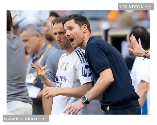 阿隆索执掌皇马的挑战与机遇：龙种与跳蚤的较量